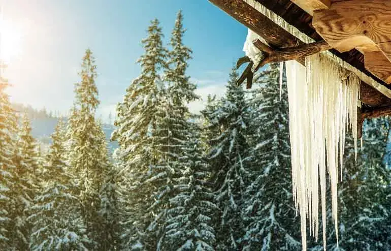 7 Winter Roof Maintenance Tips